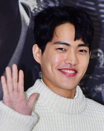 김건우 사진